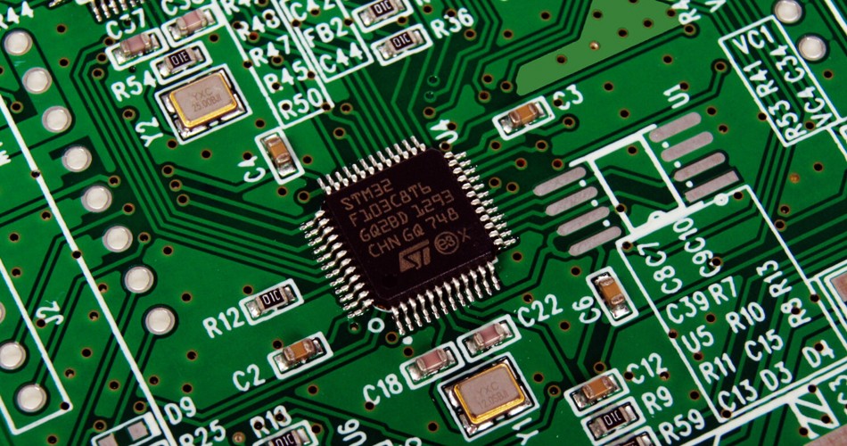 Radio Frequentia (RF) PCBA Design: Optimization of Antennae, Filtra et Lineae Transmissionis