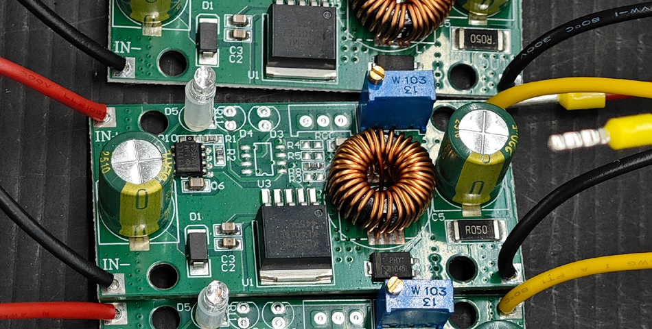 Quomodo PCBA officinas technicas subsidia emptoribus comprehensivam praebere potest?