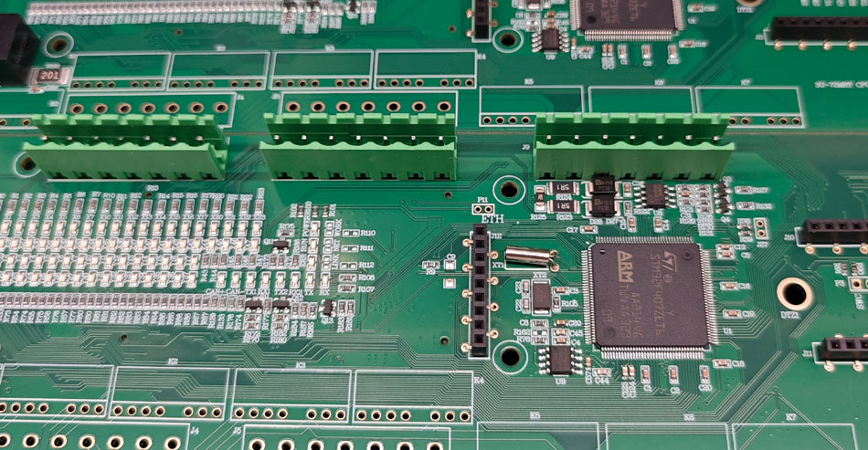 Quomodo PCBA officinarum provocationes ad ordines irruentium conveniant?